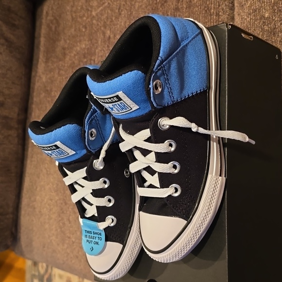 CONVERSE BRAND YOUTHS BLUE AND BLACK ATHLETIC SNEAKERS SIZE 1 YOUTH UNISEX - Picture 5 of 11